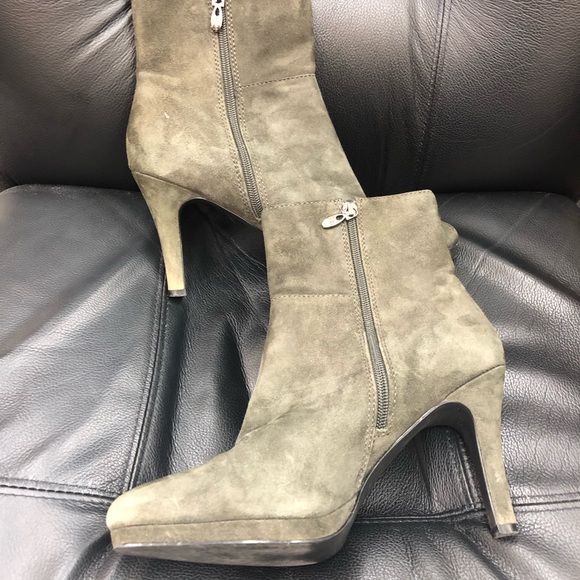 Tahari booties size 10 - Picture 5 of 6